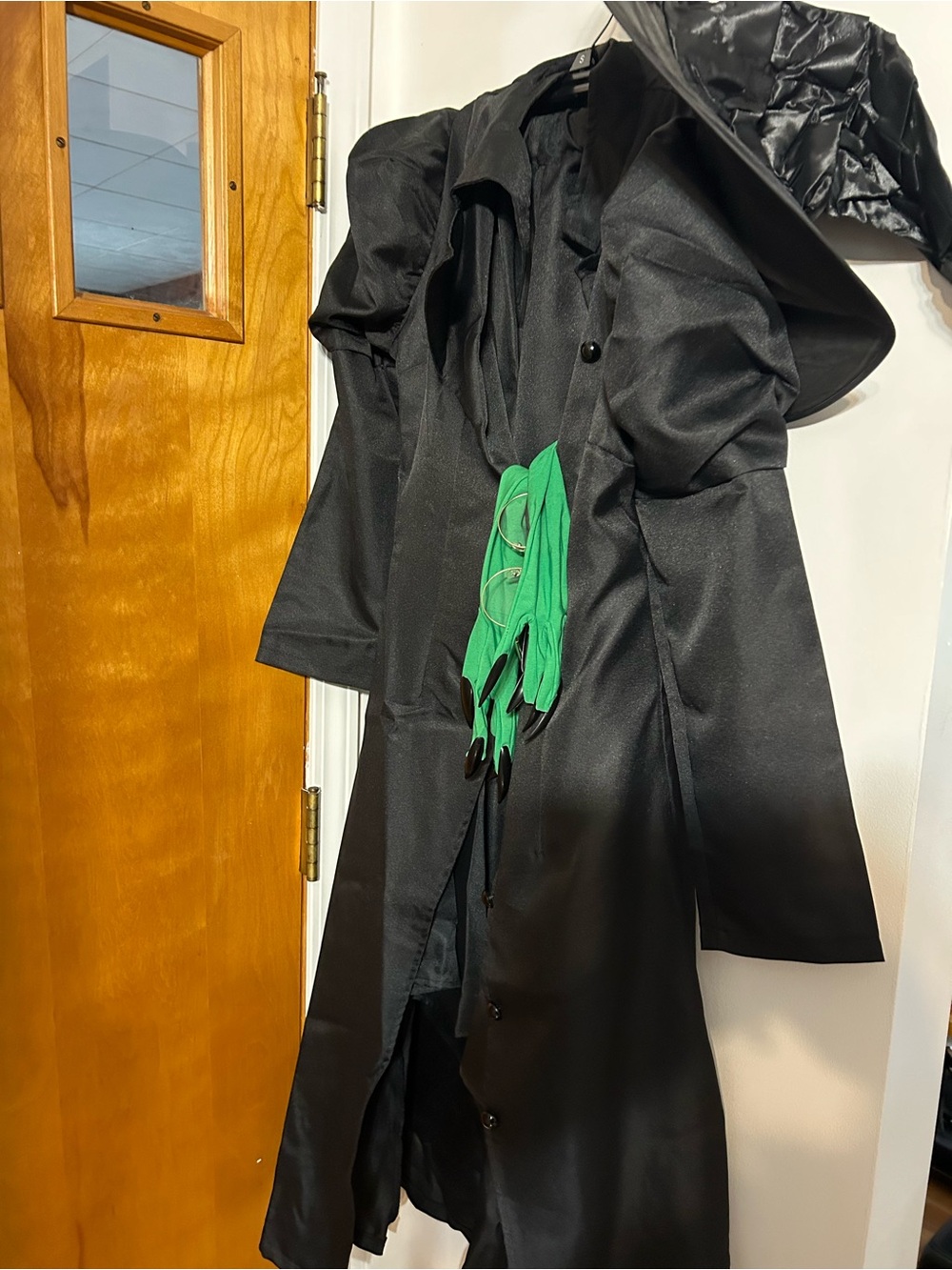 Elphaba Costume Kids Black Coat and skirt Costume w/ Green gloves, glasses, hat